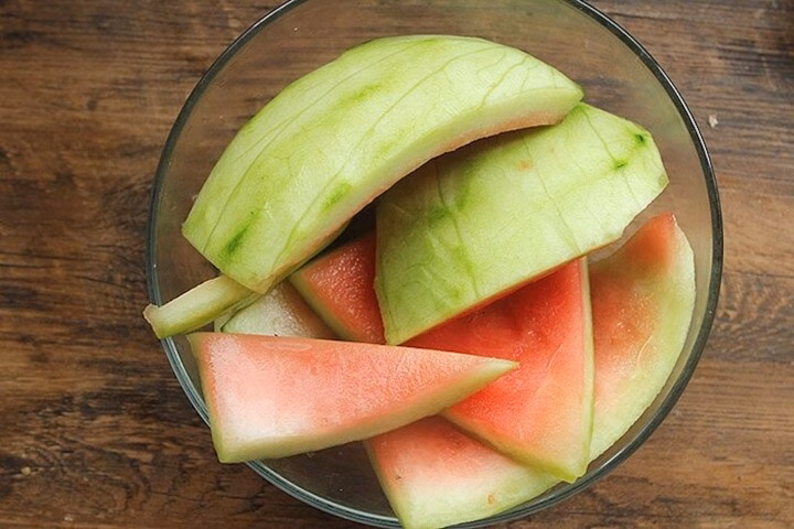 Làm sáng da với dưa hấu và các công dụng tuyệt vời của loại trái cây này Cách này đặc biệt phù hợp cho da dầu và da có lỗ chân lông to.