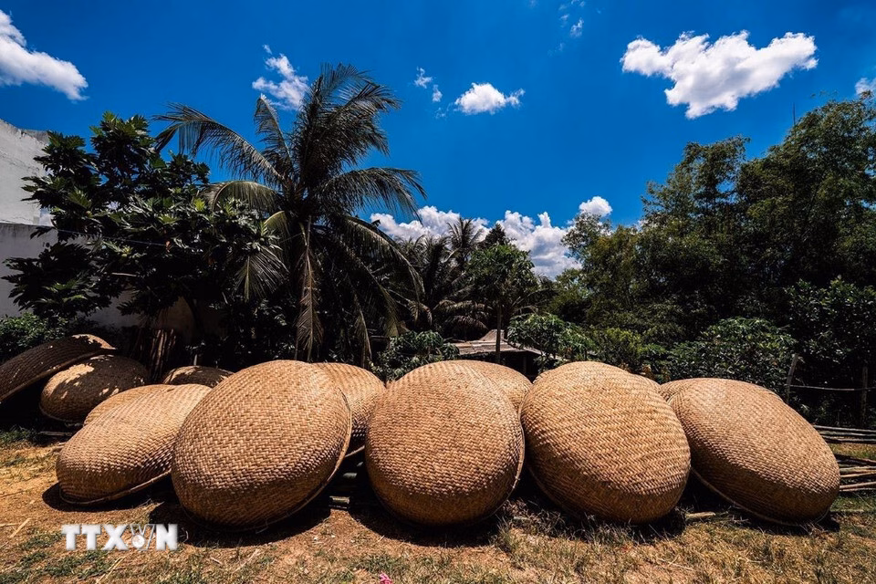 Làng Phú Mỹ: Giữ lửa nghề làm thúng chai trăm tuổi ở Đắk Lắk