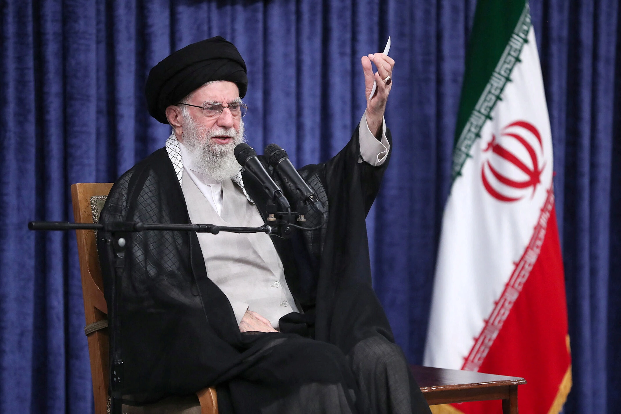 Lãnh đạo Iran cảnh báo sẵn sàng đáp trả nếu Israel tiếp tục tấn công Lãnh tụ tối cao Iran Ali Khamenei phát biểu tại Tehran ngày 16.7