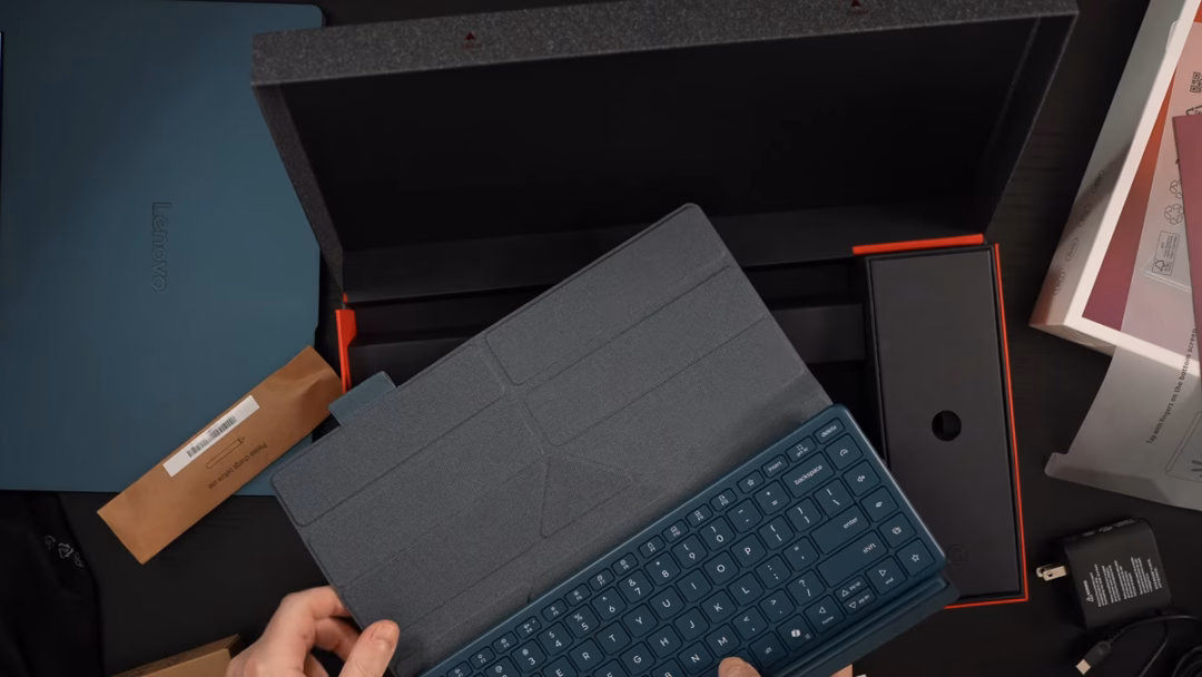 Lenovo Yoga Book 9i Gen 10 – Ultrabook 2 Màn Hình OLED: Lựa Chọn Cho Công Việc Và Sáng Tạo
