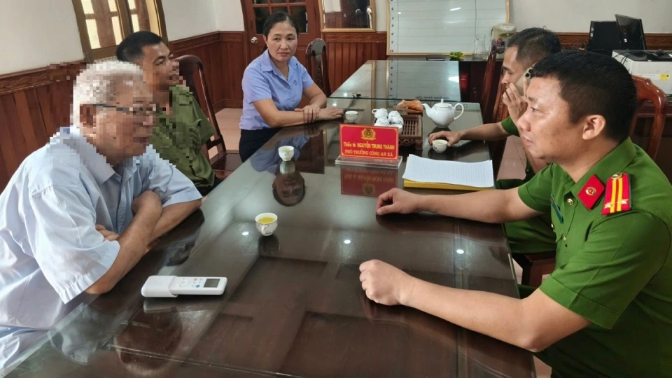 Lừa đảo trên mạng xã hội: Nhanh chóng ngăn chặn vụ mất trăm triệu đồng nhờ sự phối hợp giữa ngân hàng và công an