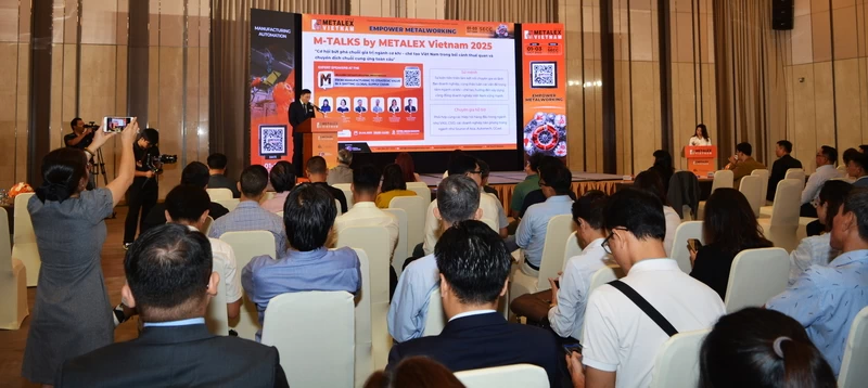 M-TALKS 2025: Cơ hội bứt phá chuỗi giá trị ngành cơ khí Việt Nam Phiên tọa đàm về mở rộng chuỗi giá trị toàn cầu