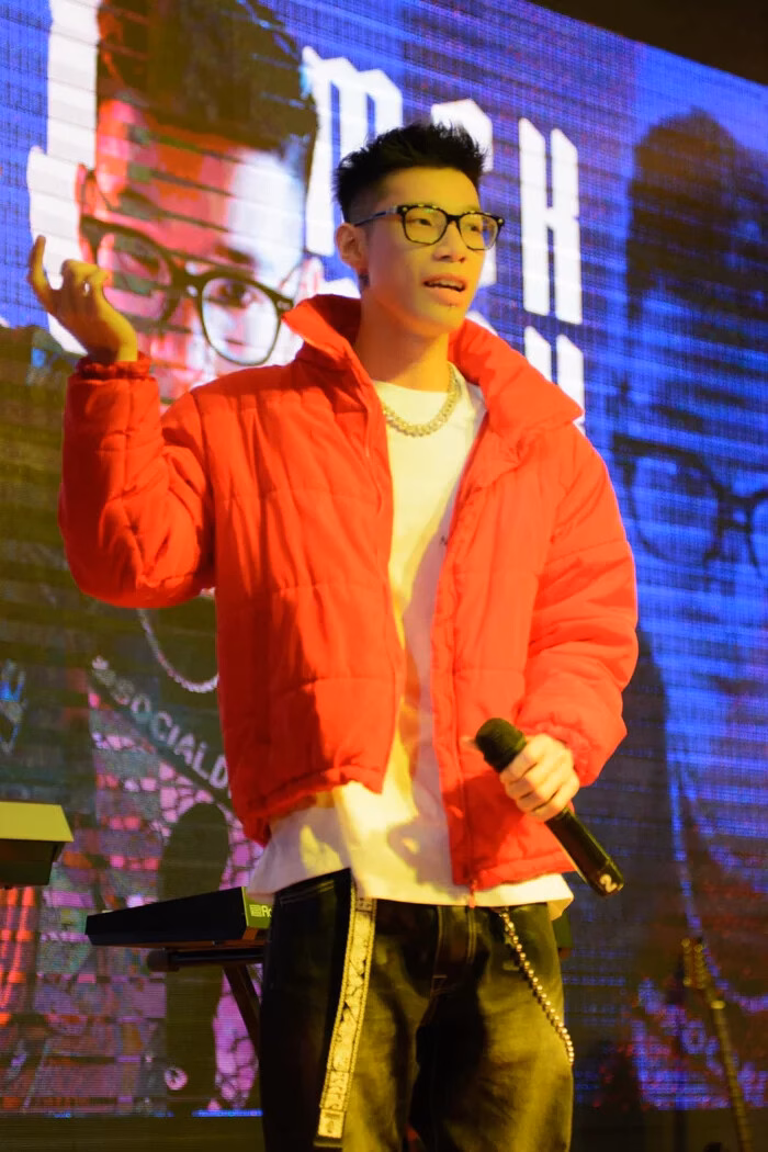 MCK đối diện thách thức sáng tạo sau remake Buông Đôi Tay Nhau Ra