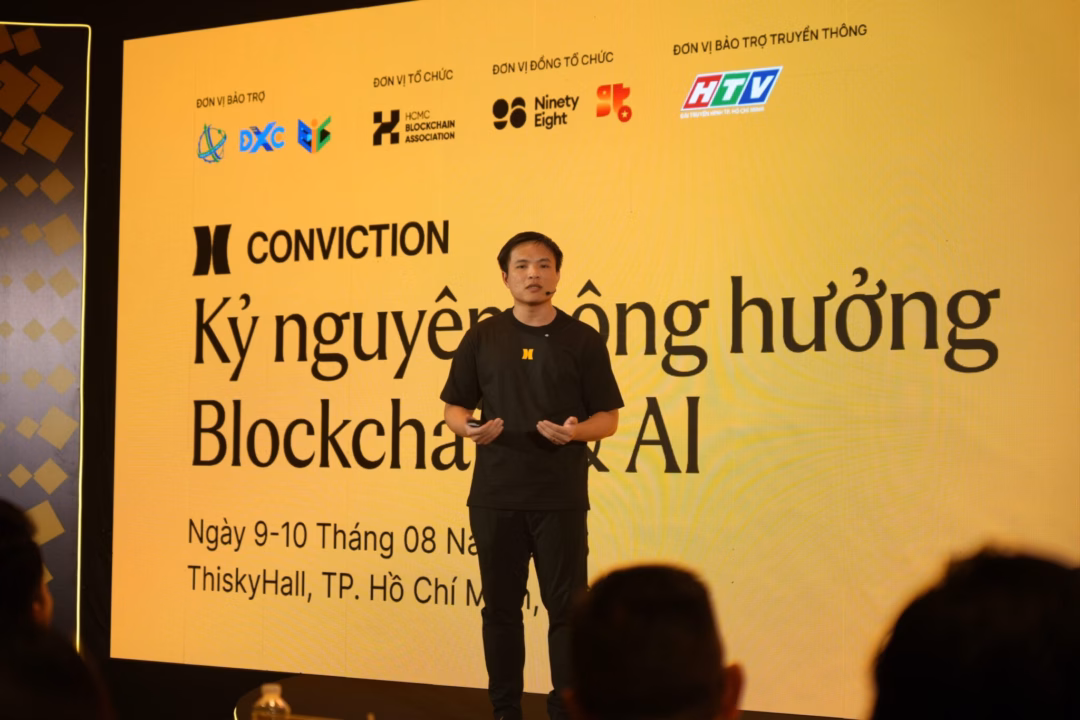 Ông Lê Thanh, Phó Chủ tịch Chi hội Blockchain TP. Hồ Chí Minh phát biểu tại họp báo.
