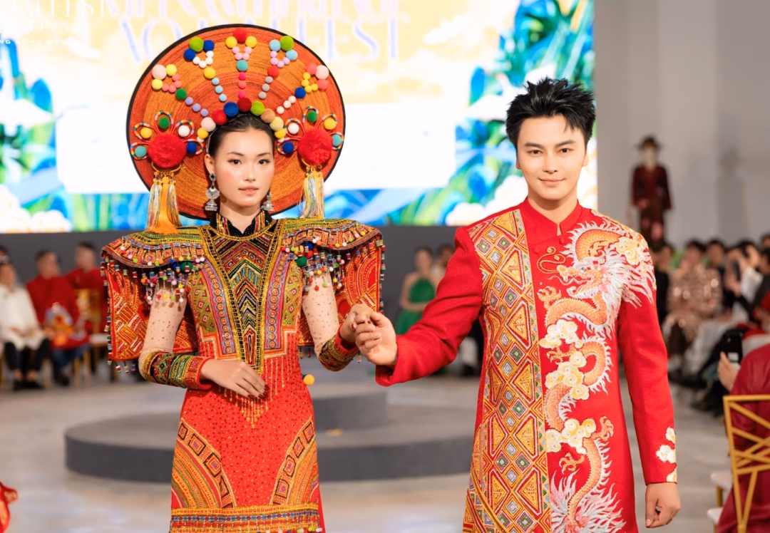 Võ Minh Lâm thử sức với vai trò người mẫu.