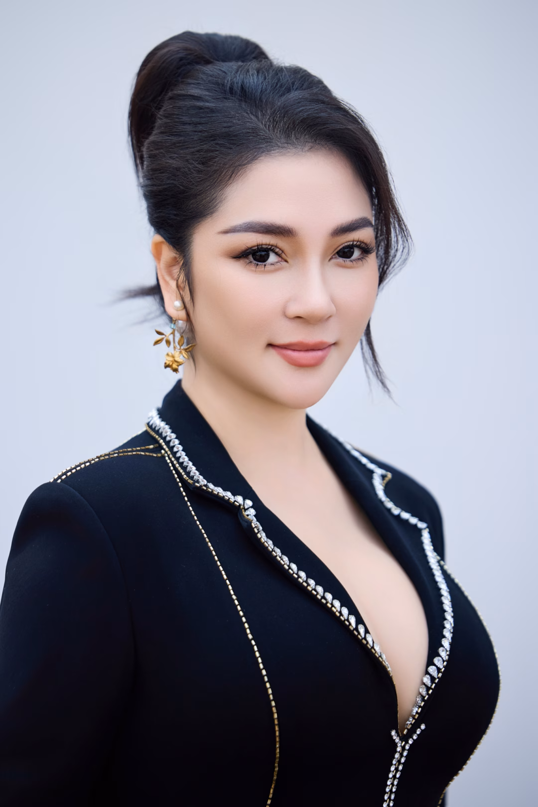 Hoa hậu Việt Nam cạo trọc đầu để đóng phim, diễn cảnh nóng khi bị zona thần kinh bây giờ ra sao?- Ảnh 3.