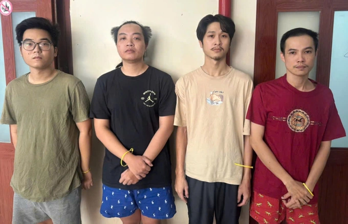 Nhà thiết kế Nguyễn Công Trí bị bắt vì dùng ma túy tại nhà riêng Những nghi phạm trong đường dây ma túy liên quan Nguyễn Công Trí. Ảnh: Công an TP HCM