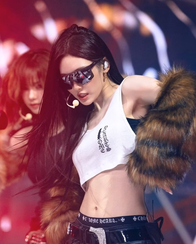 Nữ idol với vóc dáng chuẩn từng centimet.
