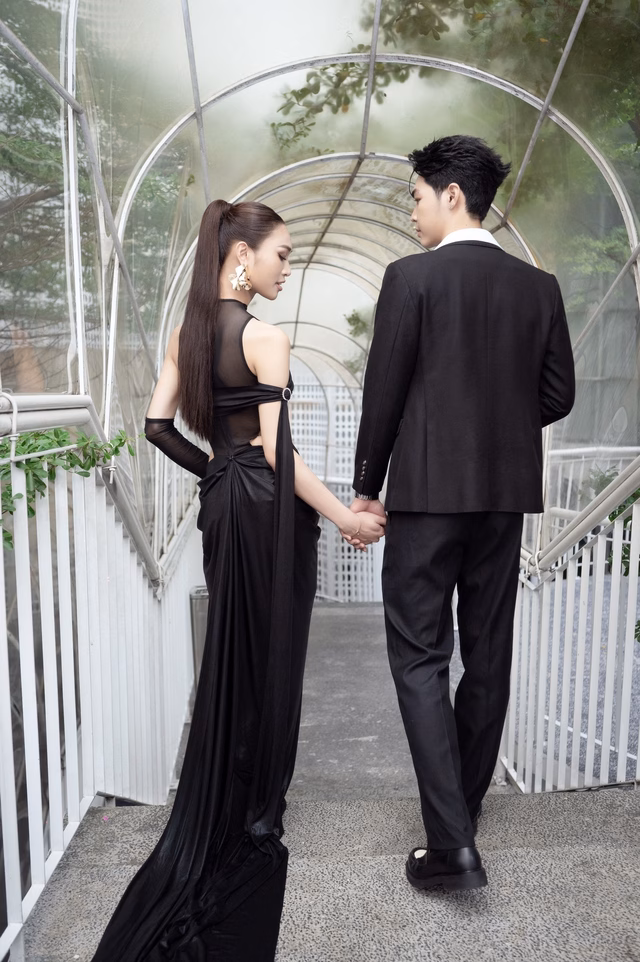 Á hậu chuyển giới Minh Anh công khai bạn trai cao 1m86, thoải mái chụp ảnh tình tứ tại thảm đỏ- Ảnh 3.