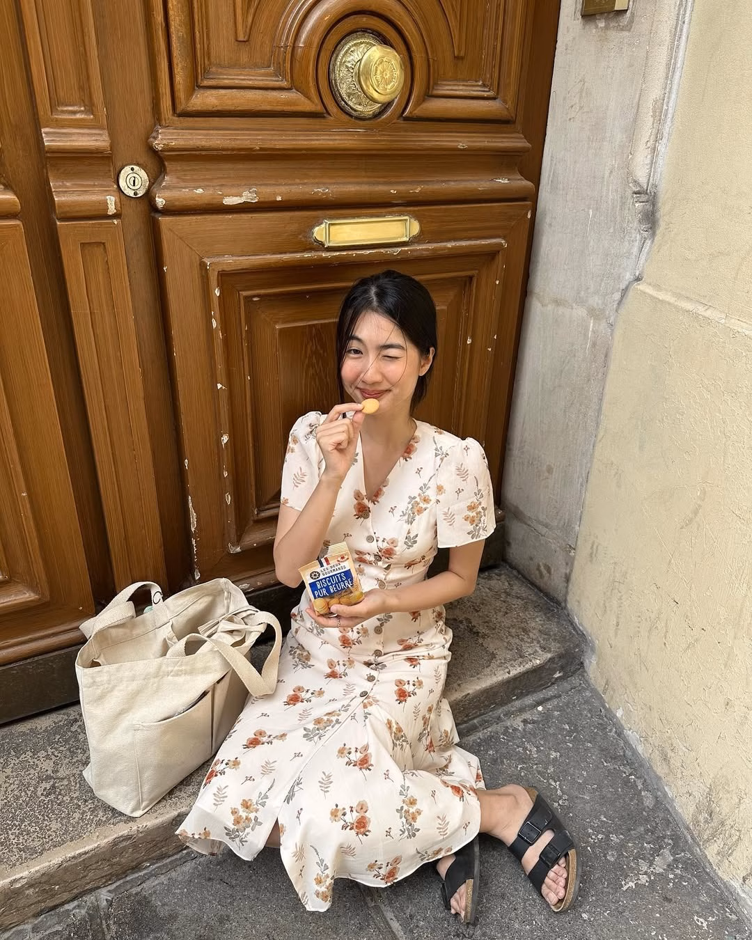Phong cách輕簡 của Hà Thi: Tủ đồ thời trang với local brand Việt đẹp nao lòng Giờ mới biết Hà Thi bị local brand Việt