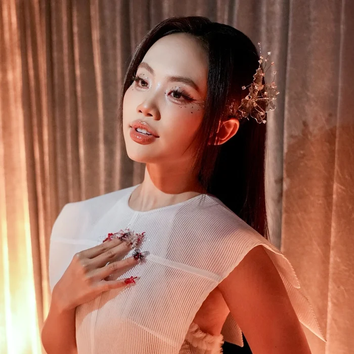 Phương Mỹ Chi hé lộ màn comeback đặc biệt sau cú vấp tại Sing! Asia Khán giả tin rằng Phương Mỹ Chi sẽ thành công hơn nữa trong tương lai. Ảnh: FBNV