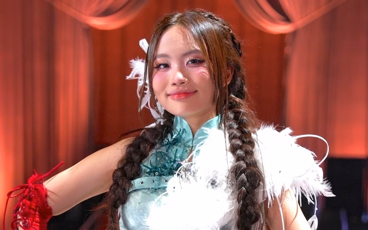 Phương Mỹ Chi trình ca khúc tặng người dân châu Á Phương Mỹ Chi hát về chuyện bó đũa: Tình đoàn kết quan trọng hơn thắng thua - Ảnh 2.