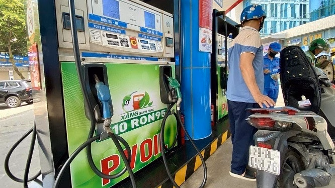 Chuyên gia: Xăng E10 không gây hại động cơ, bảo vệ môi trường, cần tạo niềm tin rộng rãi