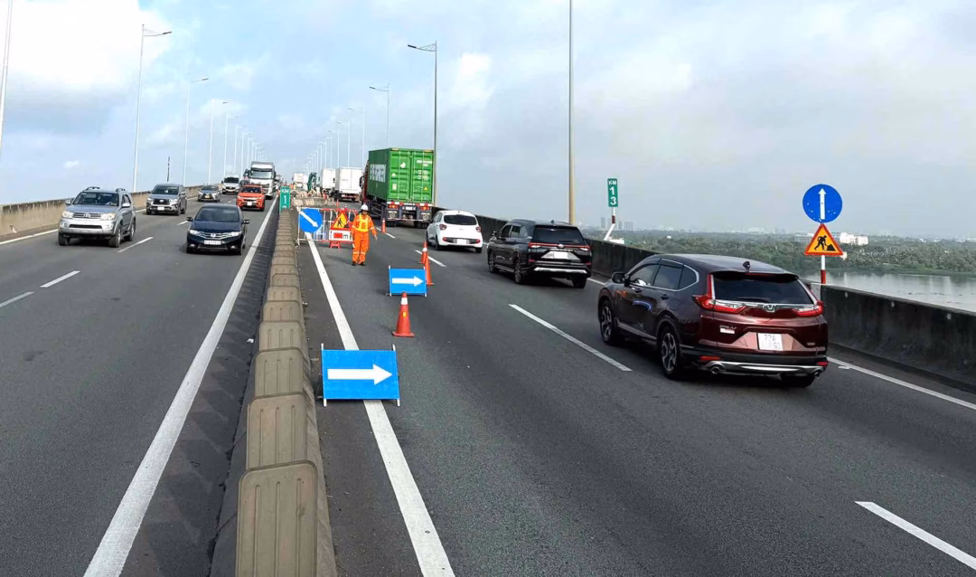 Sáng 25/7, khe co giãn cầu Long Thành trên cao tốc TP HCM – Long Thành – Dầu Giây hoạt động lại Sửa cầu Long Thành trên cao tốc TPHCM - Long Thành - Dầu Giây. Ảnh: VEC-E