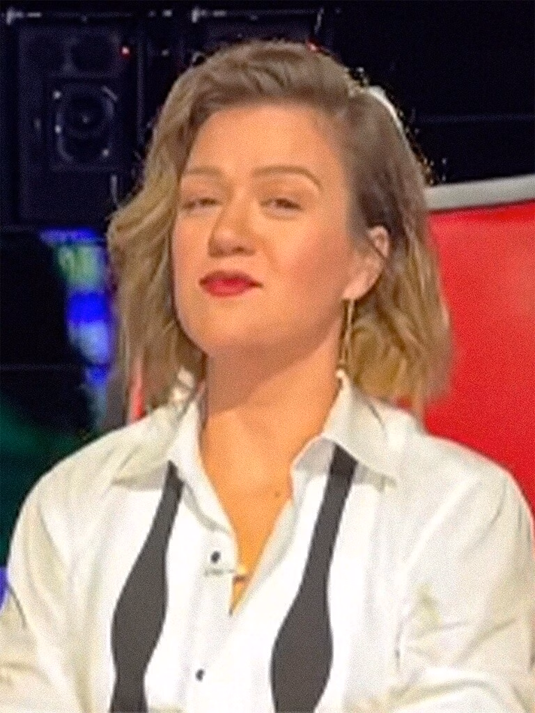 Sao truyền hình Kelly Clarkson và loạt ngôi sao ‘chào hàng’ tóc ngắn giữa hè