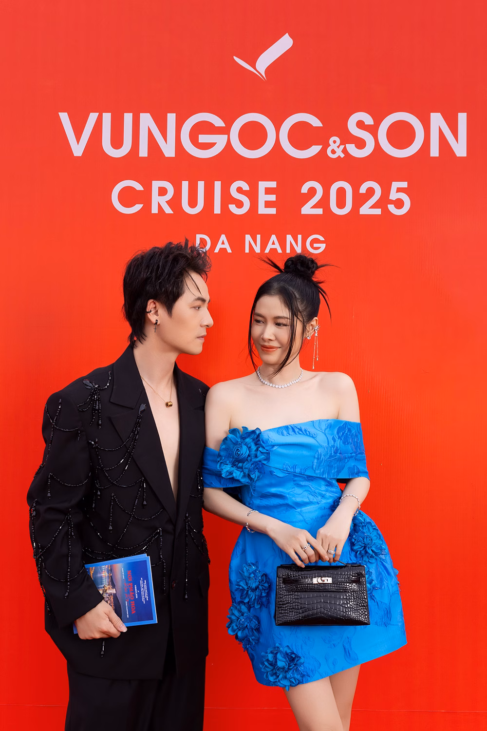 Show diễn VUNGOC&SON Cruise 2025: Thiên hà những ngôi sao tỏa sáng bên sông Hàn Vợ chồng anh trai Đăng Khôi – Thủy Anh
