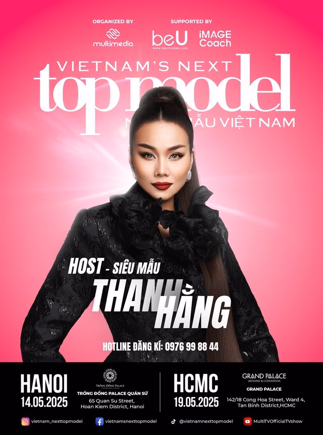 Từ trái qua: NTK Đỗ Mạnh Cường, Thanh Hằng, bà Trang Lê, giám đốc sáng tạo Hà Đỗ - Ảnh: VIỆT HÙNG