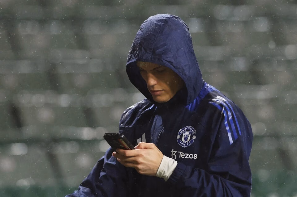 Tiền vệ MU gây bão với bình luận về tương lai Rashford Rashford sắp chạm trán Lingard