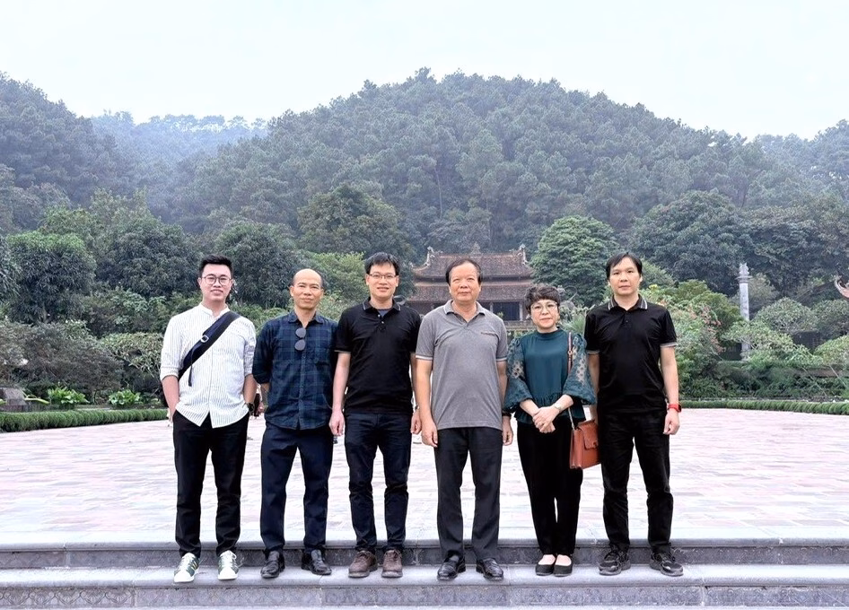 Tìm hiểu chuyên ngành Lịch sử thế giới tại Đại học Quốc gia Hà Nội Giảng viên, sinh viên chuyên ngành Lịch sử thế giới thực tập tại Móng Cái, Quảng Ninh, tháng 12/ 2019.