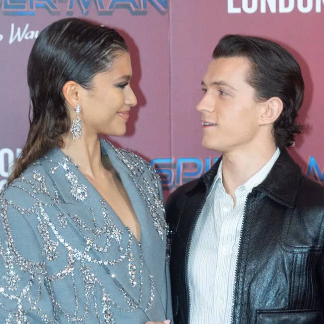 Tom Holland và Zendaya chưa lên kế hoạch đám cưới, đã có người muốn hát tại hôn lễ