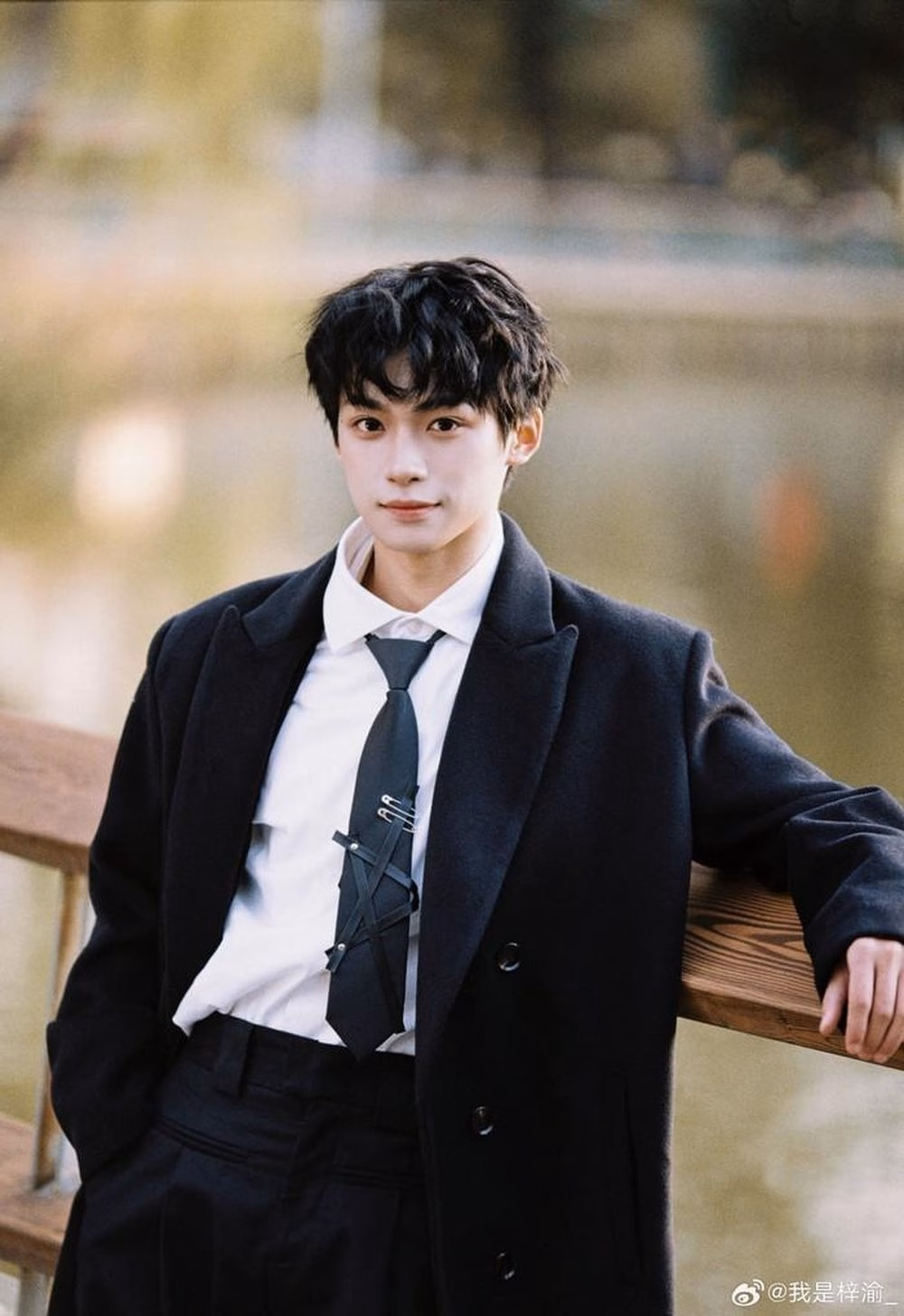 Tống Tử Du dính scandal bắt cá nhiều tay, bị bạn gái cũ tố cáo trên MXH Hot girl có 1 triệu lượt theo dõi trên MXH tố Tử Du phát sinh "tình 1 đêm" với bạn thân của cả 2 trong lúc qua lại với cô