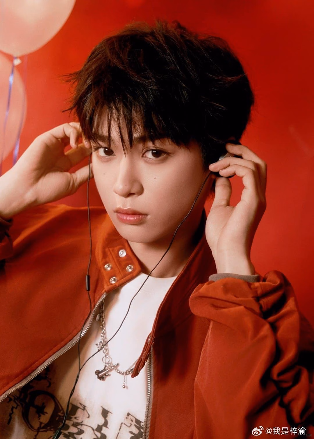 Tống Tử Du dính scandal ngoại tình, bị triệu người chê trách Danh tiếng của Tử Du sụp đổ nhanh chóng vì bê bối. Anh phải tạm dừng hoạt động nghệ thuật.