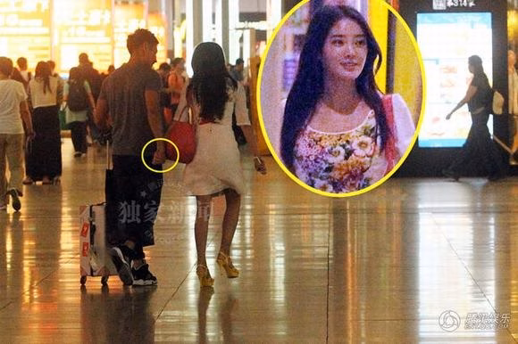 Cưới nhau mới vài tháng, Trần Tư Thành đã lén lút có mối quan hệ ngoài luồng sau lưng Đồng Lệ Á