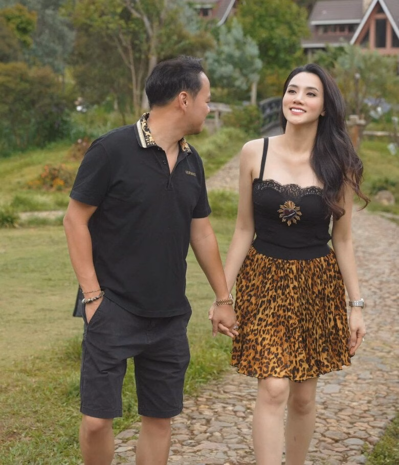 Trang Nhung rời showbiz ở ẩn 10 năm, giờ U40 sinh con thứ 3 cho chồng đạo diễn, làm mẹ sung sướng - 11