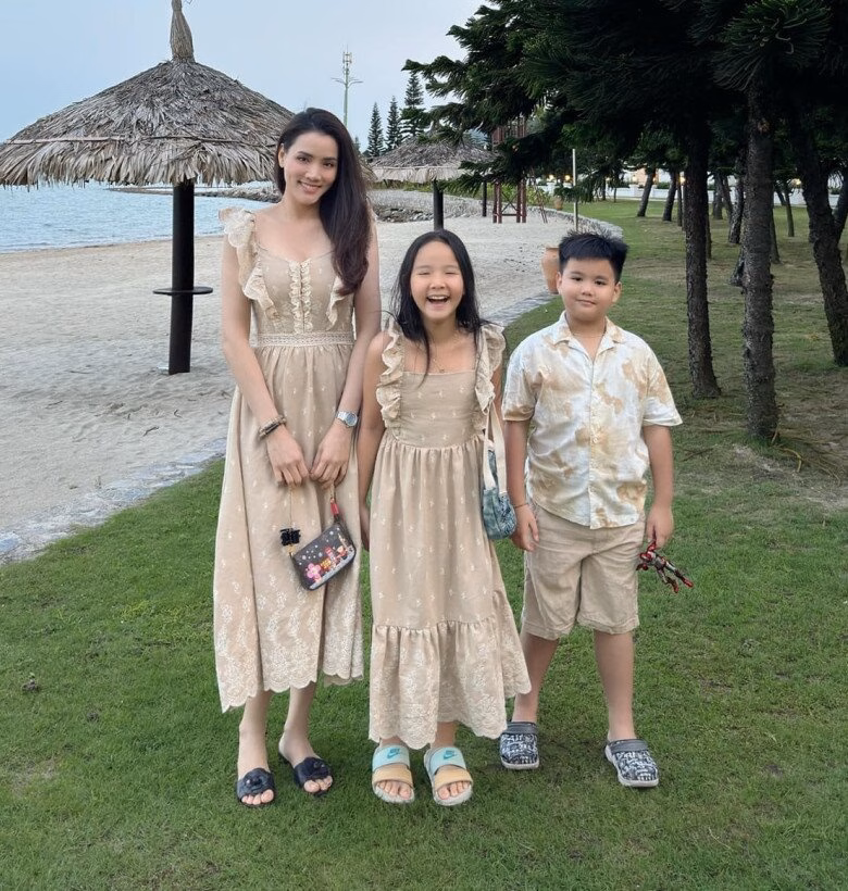 Trang Nhung rời showbiz ở ẩn 10 năm, giờ U40 sinh con thứ 3 cho chồng đạo diễn, làm mẹ sung sướng - 10