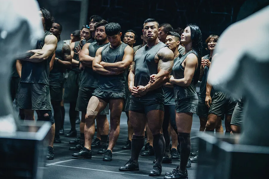 Đầu bếp Ahn Sung Jae xuất hiện trong clip mời các thí sinh tham gia Culinary Class Wars mùa 2 (Ảnh: Netflix)