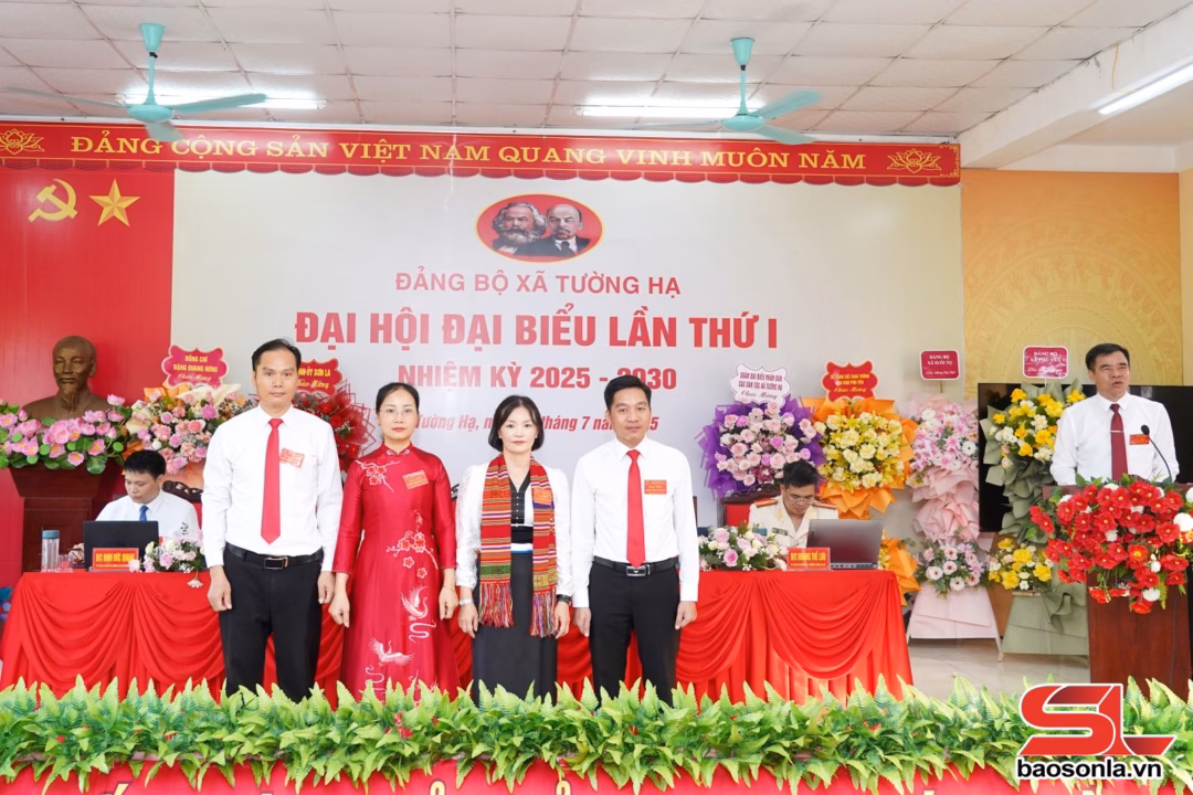 Xã Tường Hạ: Đoàn kết – Dân chủ – Kỷ cương – Phát triển Đoàn đại biểu của xã Tường Hạ dự Đại hội đại biểu Đảng bộ tỉnh Sơn La lần thứ XVI nhận nhiệm vụ tại Đại hội.