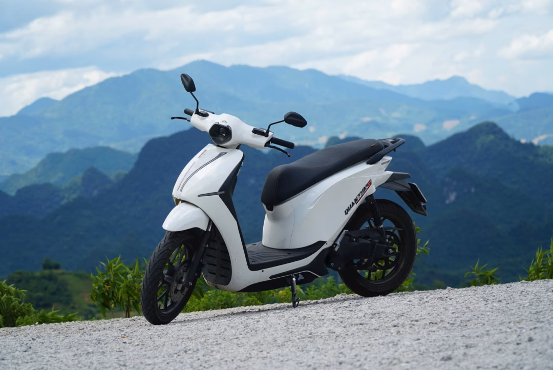 Xe máy điện Việt Nam chinh phục đèo núi dài 30km chỉ với 1 lần sạc