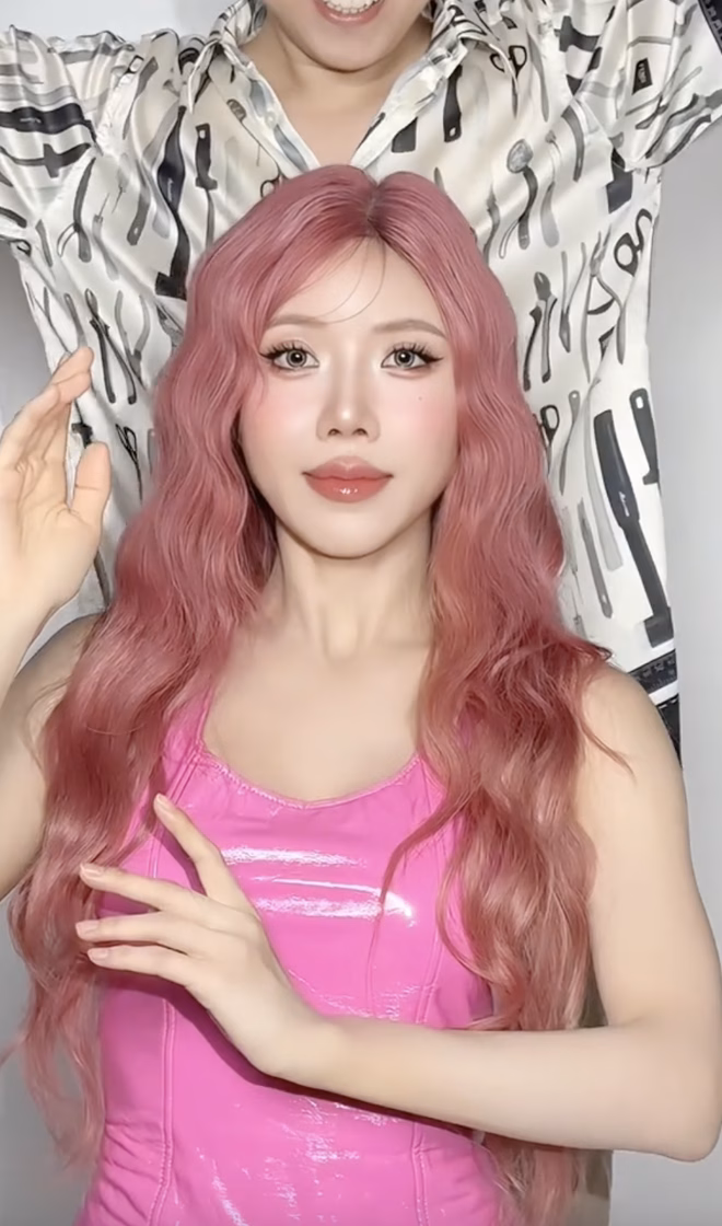 Xoài Non từng lột xác thành Barbie từ hơn 2 năm trước, đón đầu xu hướng Barbie Core 2023 Một Chị Đẹp khác là Trang Pháp cũng vừa gia nhập làng sóng hot trend.