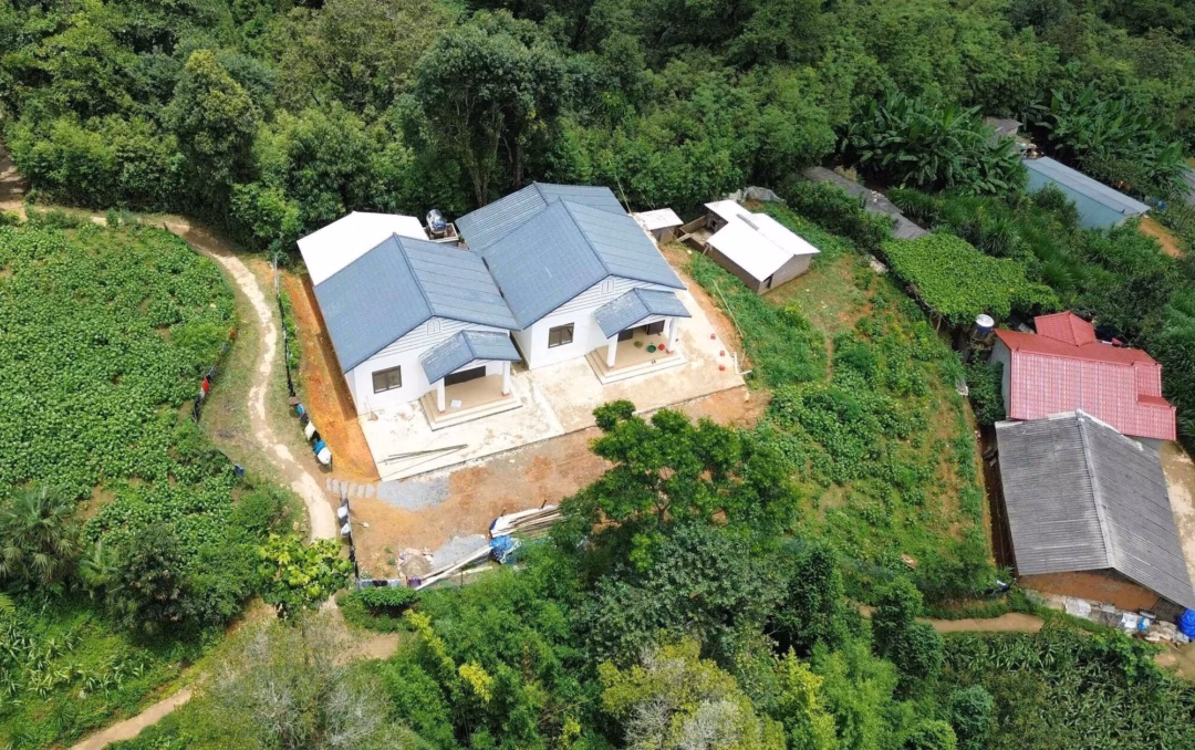 “28 ngôi nhà yêu thương đến với người dân Lào Cai sau mưa lũ”