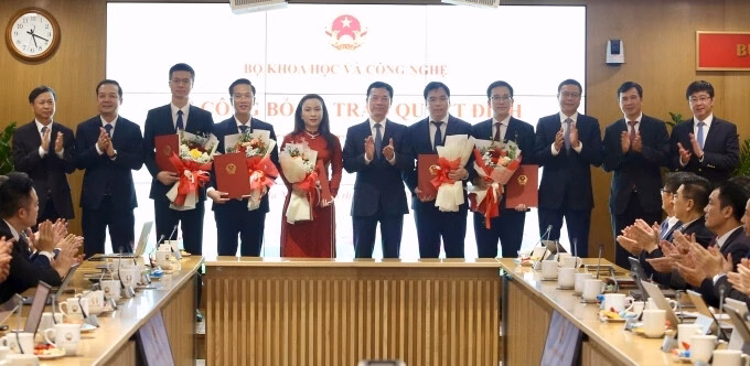 Bộ Khoa học và Công nghệ lần đầu luân chuyển cán bộ lãnh đạo
