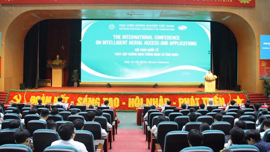 Các chuyên gia trong và ngoài nước ‘đổ hội’ tại Hà Nội bàn về không gian thông minh