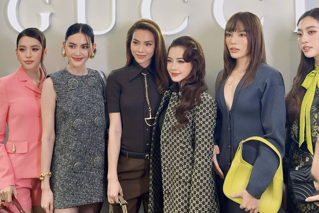 Chi Pu gây ấn tượng với style thời trang khi đọ sắc các chị em Kbiz Chi Pu "lọt thỏm" giữa dàn người đẹp cao 1,7m nhưng vẫn trở thành tâm điểm - 6