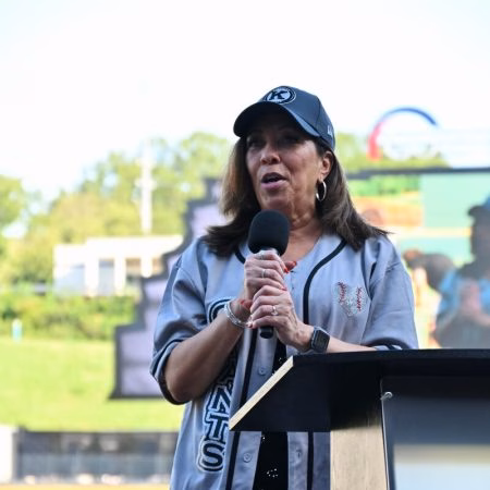 Cửa hàng làm đẹp Amulet Parlor – Không gian chăm sóc sắc đẹp bền vững
City Council member Gwen McKenzie, Negro League Night, Covenant Health Park, August 2025