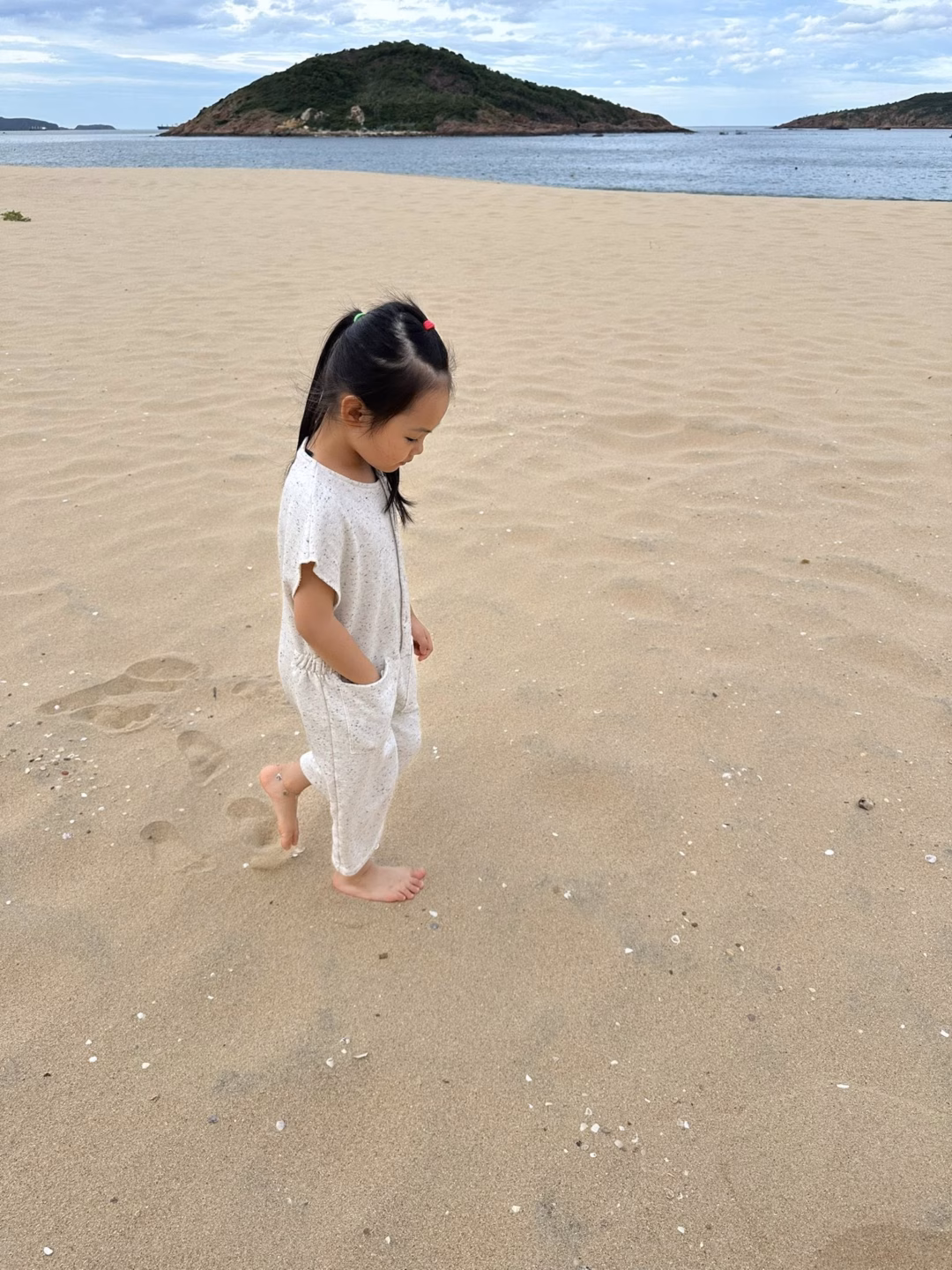 Cường Đô La bất ngờ đăng ảnh quý tử xuất hiện, chứng tỏ điều này về con gái nhỏ Tuệ San? Cường Đô La gọi con gái Suchin là “bình rượu mơ”, nói 1 câu ai cũng xúc động: Con là 1 cô bé hiểu chuyện- Ảnh 2.