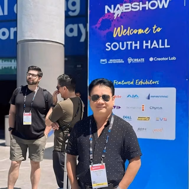 Đạo diễn Xuân Phước tại South Hall của NAB Show – nơi quy tụ các hãng công nghệ hàng đầu thế giới trong lĩnh vực truyền hình, điện ảnh và sản xuất nội dung số