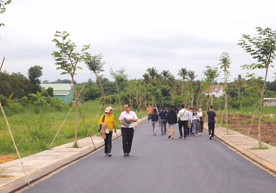 Đầu tư đất vùng ven: Cơ hội lẫn rủi ro