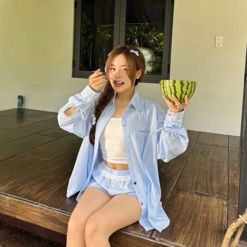 Doãn Hải My diện liên tục áo sơ mi sau khi sinh con, gợi ý 6 thương hiệu để bạn thử ngay trong mùa hè này Tiểu thư Doãn Hải My mê áo sơ mi như điếu đổ, luôn ưu tiên tông màu sáng để tôn da và hack dáng- Ảnh 15.