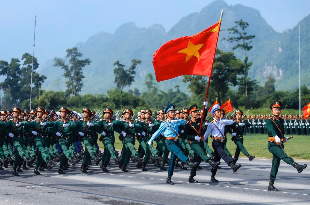 Trong đội hình diễu binh, diễu hành Kỷ niệm Quốc khánh 2/9 có hơn 15.600 cán bộ chiến sĩ tham gia. Bao gồm 18 khối đứng; 43 khối đi.