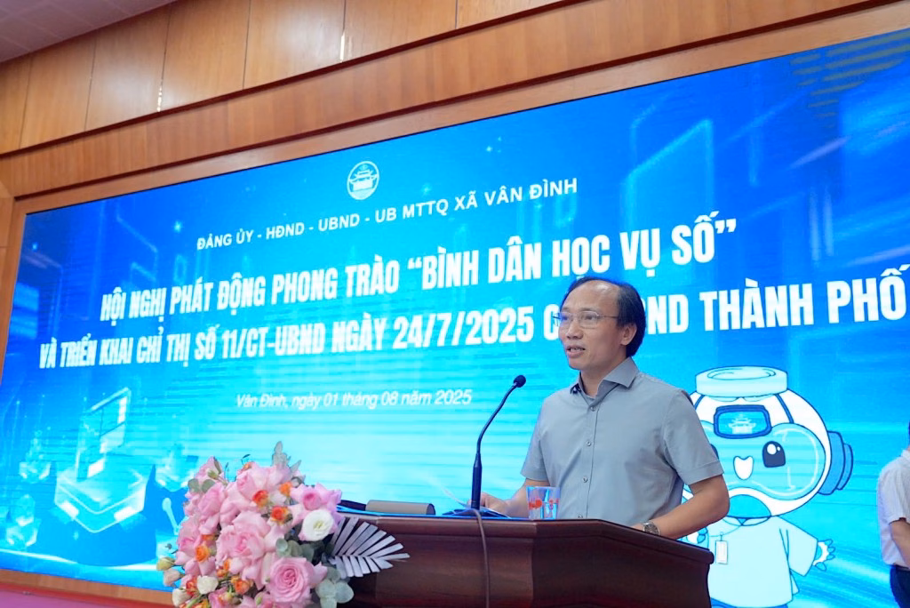 Hà Nội phát động phong trào ‘Bình dân học vụ số’ ở cấp xã Toàn cảnh hội nghị
