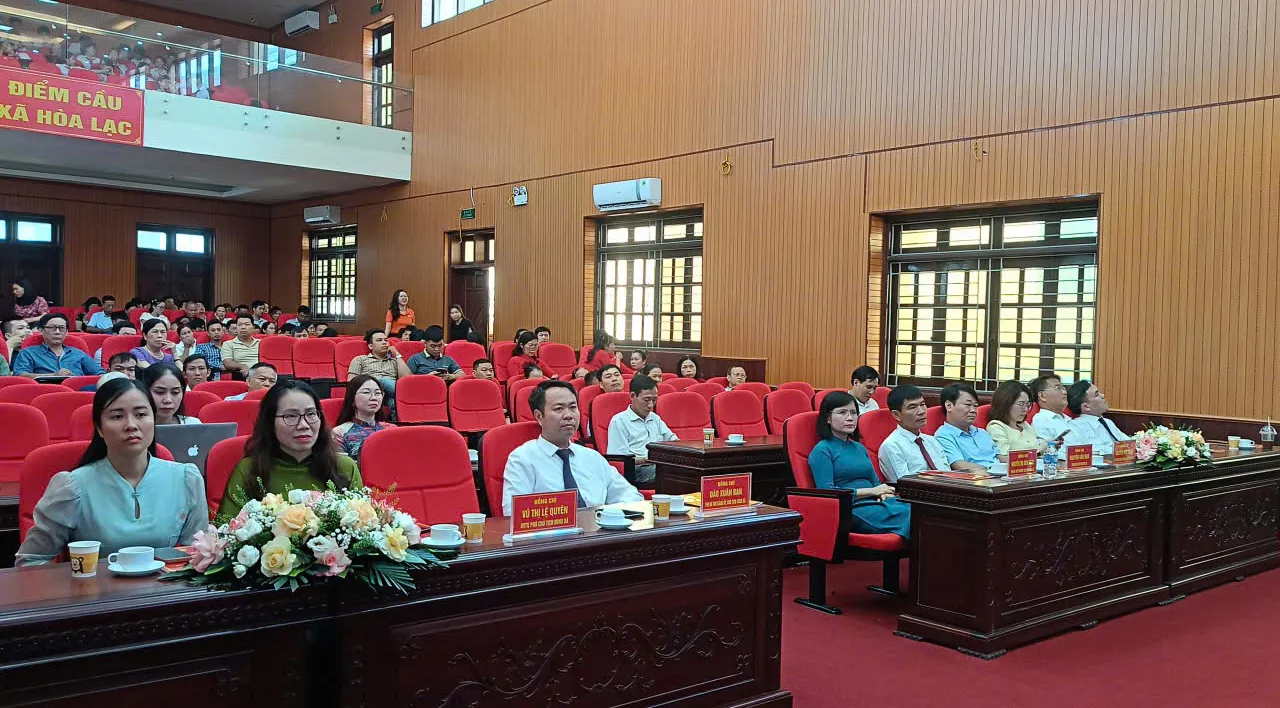 Vân Đình: triển khai Chỉ thị số 11 và phát động “Bình dân học vụ số”