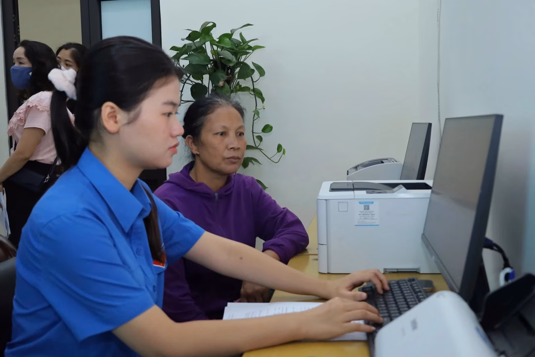 Hà Nội: Ra quân chiến dịch hỗ trợ chuyển đổi số tại xã, phường