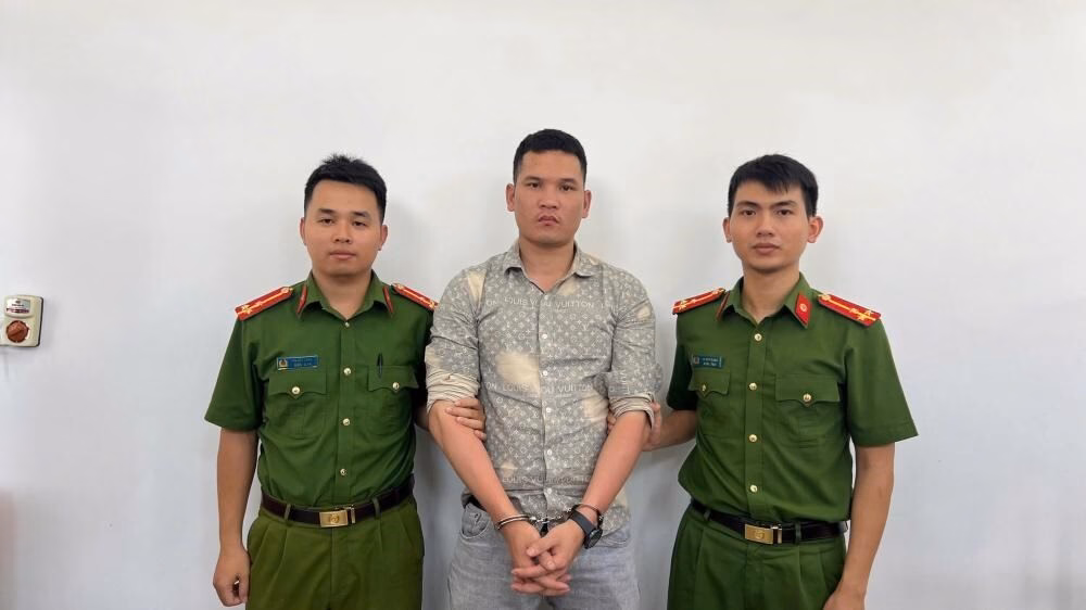 Hà Tĩnh: Bắt giữ đối tượng trốn truy nã gây tai nạn giao thông khiến em trai 11 tuổi bị thương nặng