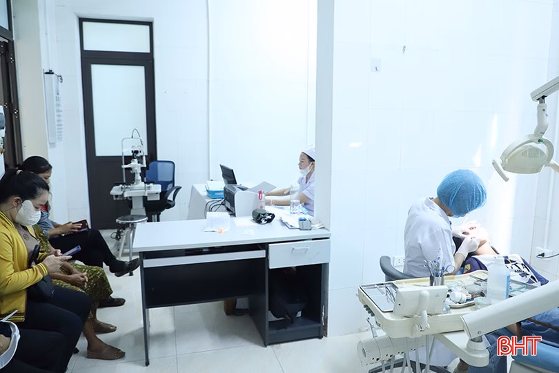 Các cơ sở khám chữa bệnh cần quyết liệt hơn trong triển khai các giải pháp thanh toán viện phí online.