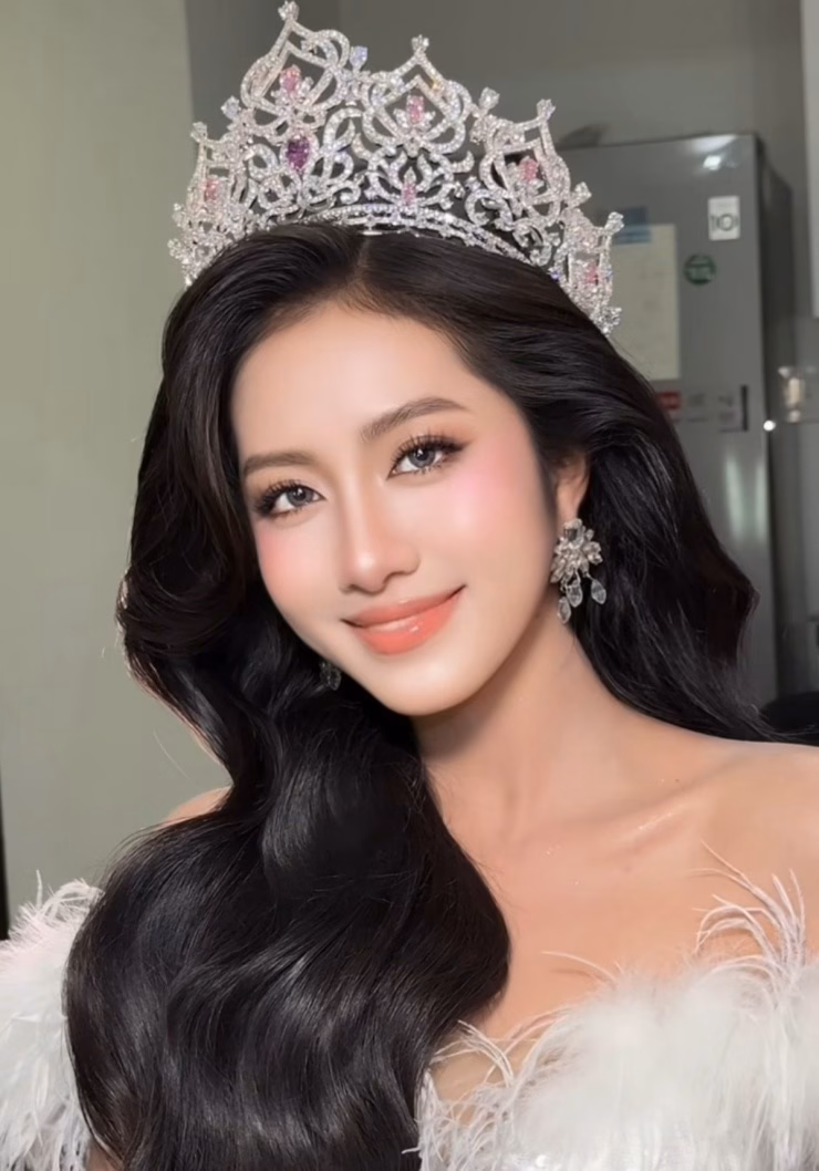 Hoa hậu Trúc Linh xinh như công chúa trong layout trang điểm ngọt ngào - 2