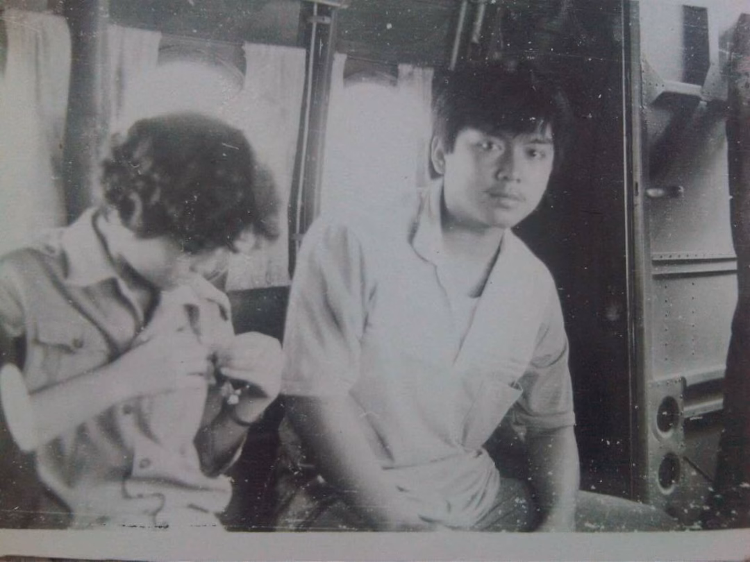 Hồi ức thanh xuân của ông Hoàng Nam Tiến khiến dân mạng ngưỡng mộ Những bức hình nhuốm màu thời gian